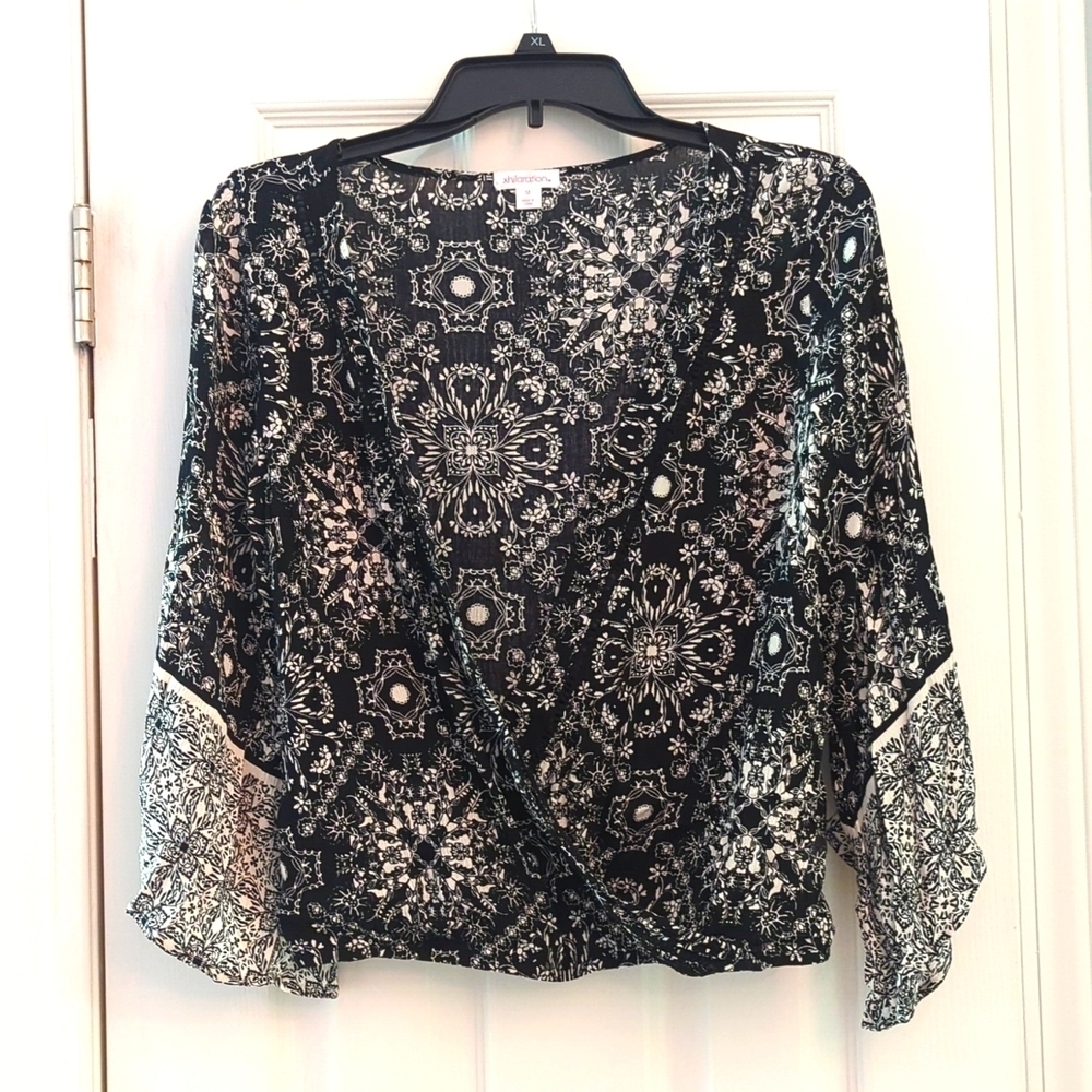 Xhilaration Blouse Black White Criss Cross Elastic Waist Size M